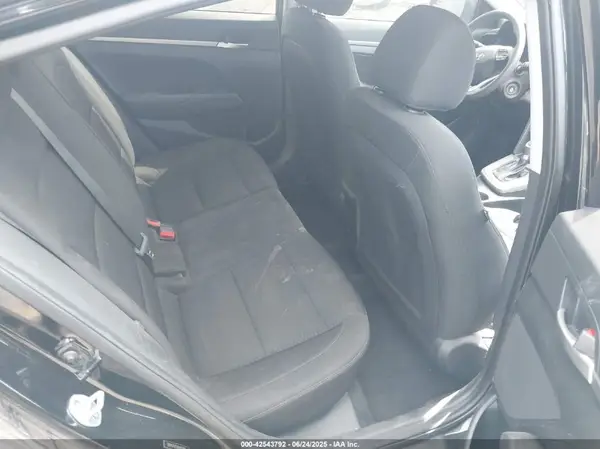 5NPD74LF2KH417565 2019 HYUNDAI ELANTRA - Image 8