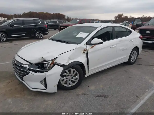 5NPD74LF2KH418828 2019 HYUNDAI ELANTRA - Image 2