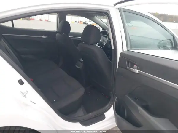 5NPD74LF2KH418828 2019 HYUNDAI ELANTRA - Image 8