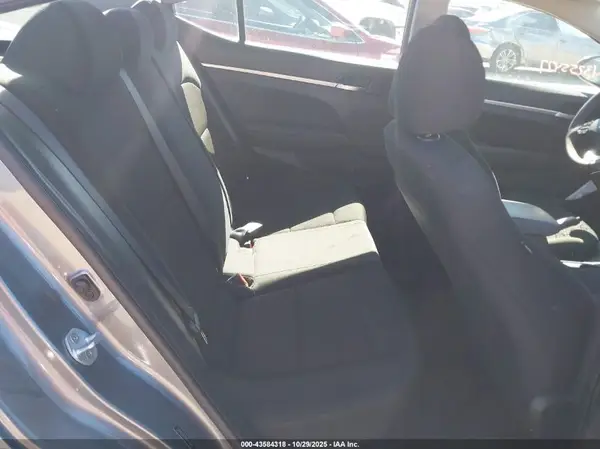 5NPD74LF2KH419770 2019 HYUNDAI ELANTRA - Image 8