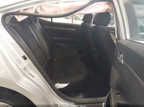 5NPD74LF2KH443616 2019 HYUNDAI ELANTRA - Image 8