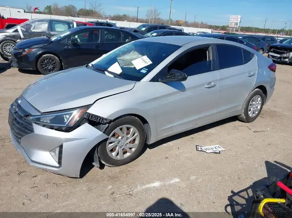 5NPD74LF2KH456530 2019 HYUNDAI ELANTRA - Image 2