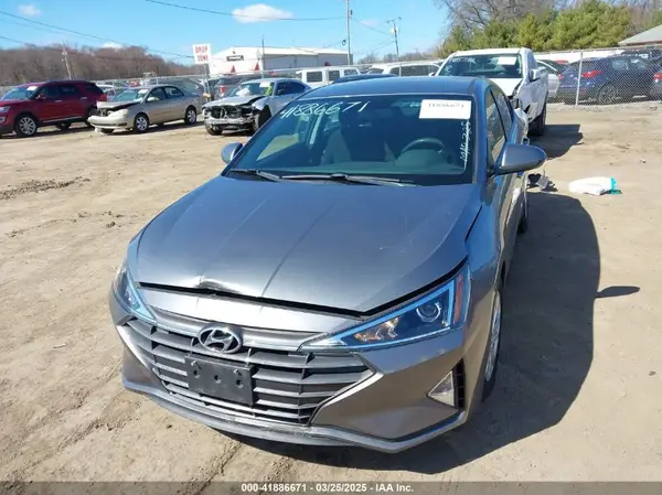 5NPD74LF2KH470587 2019 HYUNDAI ELANTRA - Image 2