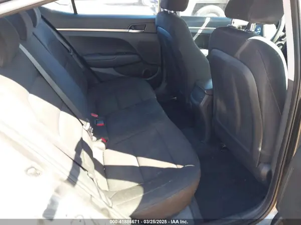 5NPD74LF2KH470587 2019 HYUNDAI ELANTRA - Image 8
