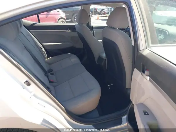 5NPD74LF2KH471559 2019 HYUNDAI ELANTRA - Image 8