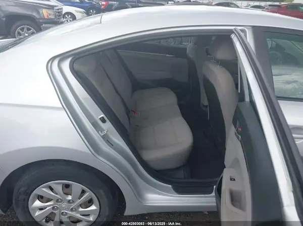 5NPD74LF2KH474221 2019 HYUNDAI ELANTRA - Image 8
