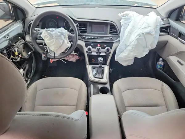 5NPD74LF2KH475739 2019 HYUNDAI ELANTRA - Image 8