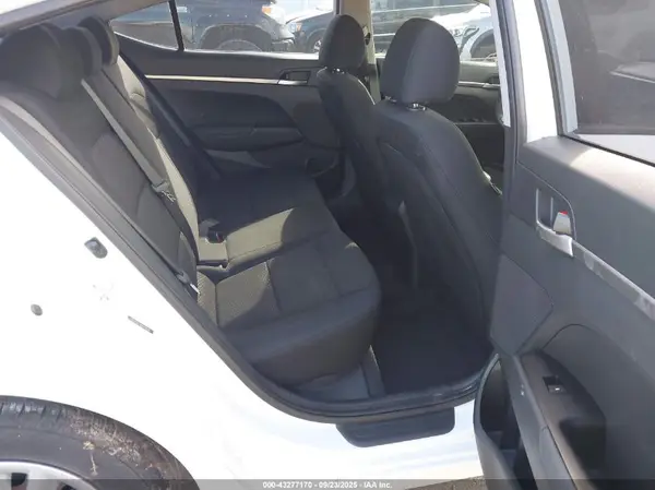 5NPD74LF2KH476826 2019 HYUNDAI ELANTRA - Image 8