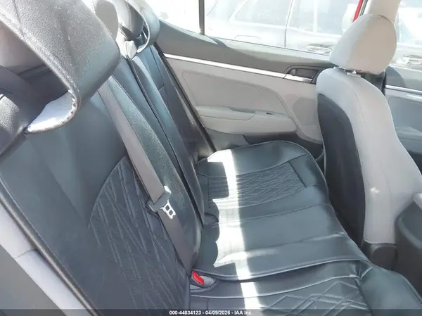 5NPD74LF2KH479757 2019 HYUNDAI ELANTRA - Image 8