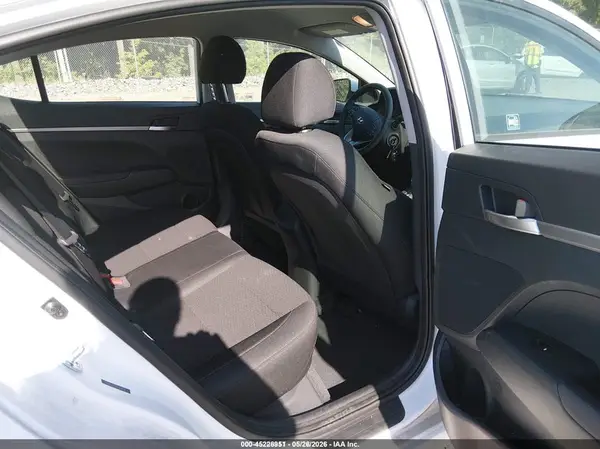 5NPD74LF2KH479919 2019 HYUNDAI ELANTRA - Image 8