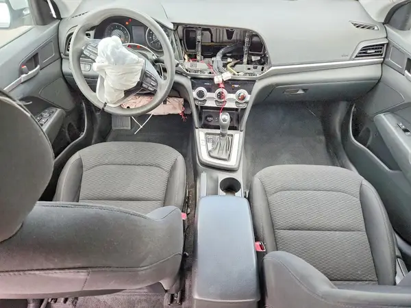 5NPD74LF2KH483498 2019 HYUNDAI ELANTRA - Image 8