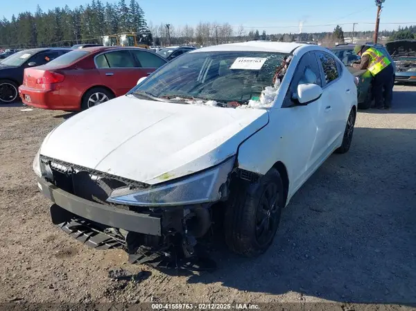 5NPD74LF2KH485106 2019 HYUNDAI ELANTRA - Image 2