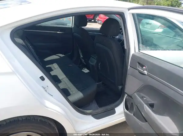 5NPD74LF2KH489480 2019 HYUNDAI ELANTRA - Image 8