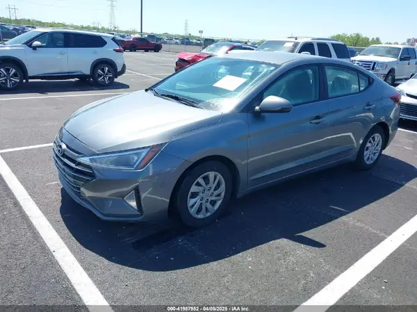 5NPD74LF2KH490130 2019 HYUNDAI ELANTRA - Image 2