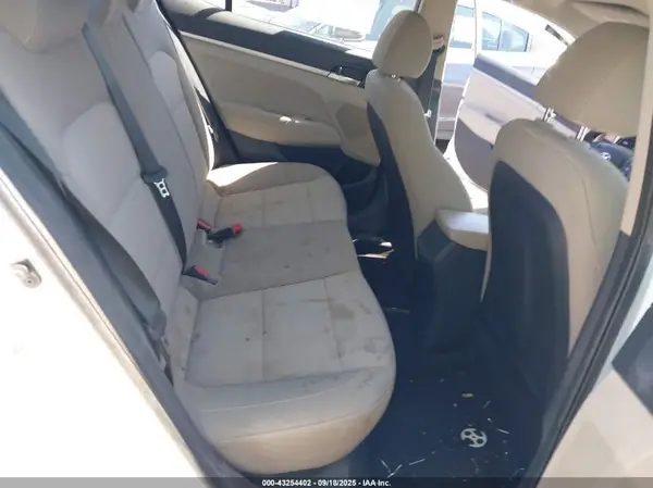 5NPD74LF2KH492895 2019 HYUNDAI ELANTRA - Image 8