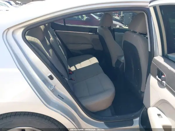 5NPD74LF2KH493707 2019 HYUNDAI ELANTRA - Image 8