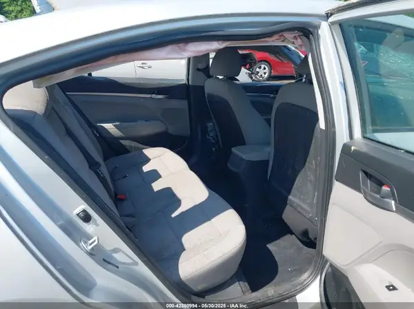 5NPD74LF2KH494808 2019 HYUNDAI ELANTRA - Image 8