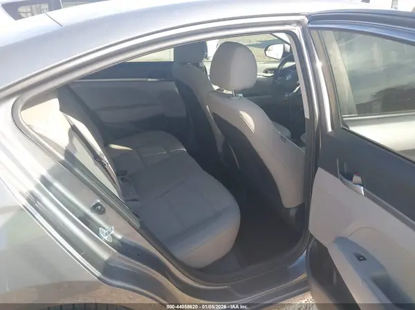 5NPD74LF2KH495506 2019 HYUNDAI ELANTRA - Image 8