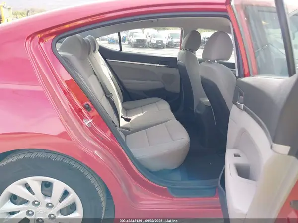 5NPD74LF2LH535195 2020 HYUNDAI ELANTRA - Image 8