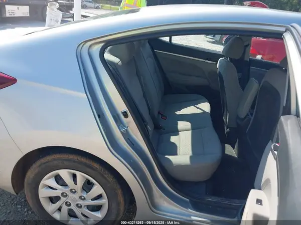 5NPD74LF2LH560923 2020 HYUNDAI ELANTRA - Image 8