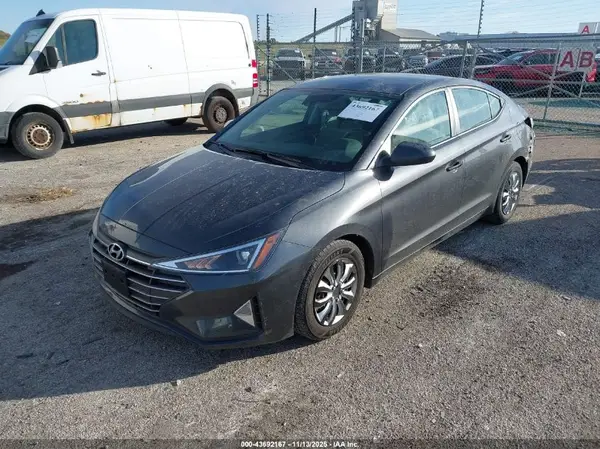 5NPD74LF2LH617945 2020 HYUNDAI ELANTRA - Image 2