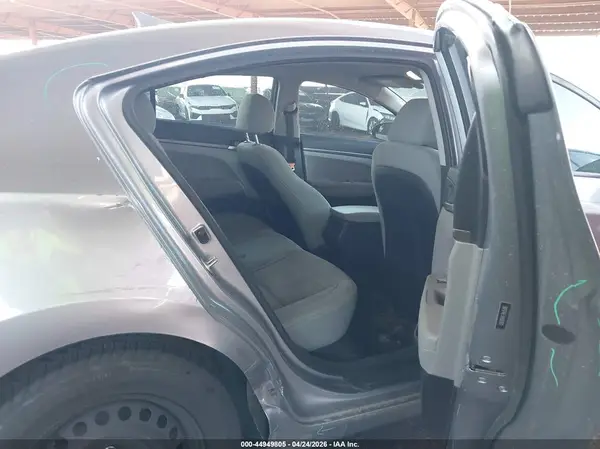 5NPD74LF3HH051611 2017 HYUNDAI ELANTRA - Image 8