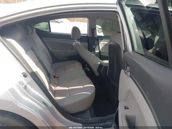 5NPD74LF3HH071647 2017 HYUNDAI ELANTRA - Image 8