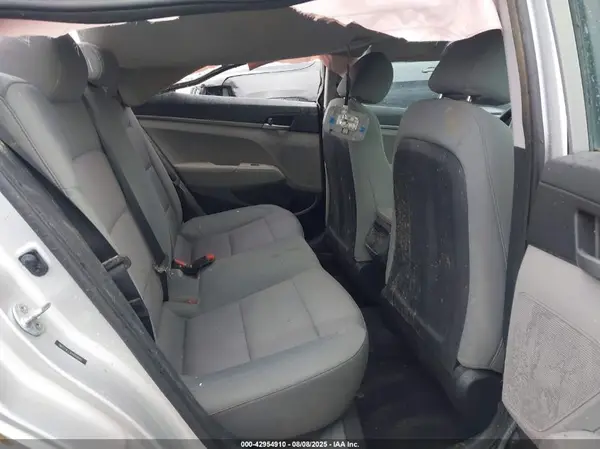 5NPD74LF3HH084043 2017 HYUNDAI ELANTRA - Image 8