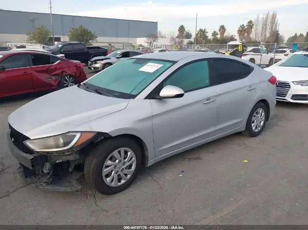 5NPD74LF3HH095690 2017 HYUNDAI ELANTRA - Image 2