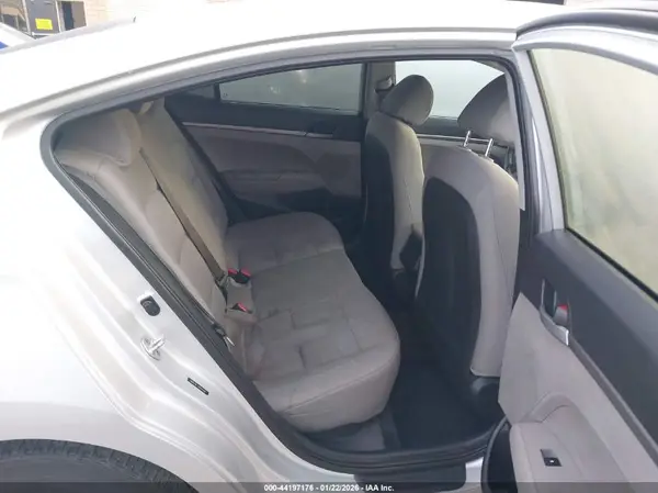 5NPD74LF3HH095690 2017 HYUNDAI ELANTRA - Image 8