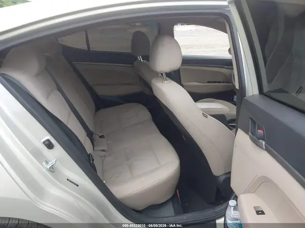 5NPD74LF3HH101701 2017 HYUNDAI ELANTRA - Image 8
