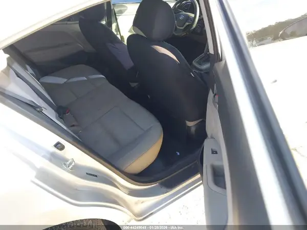 5NPD74LF3HH112441 2017 HYUNDAI ELANTRA - Image 8