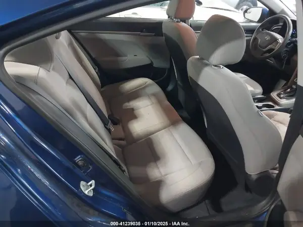 5NPD74LF3HH114156 2017 HYUNDAI ELANTRA - Image 8