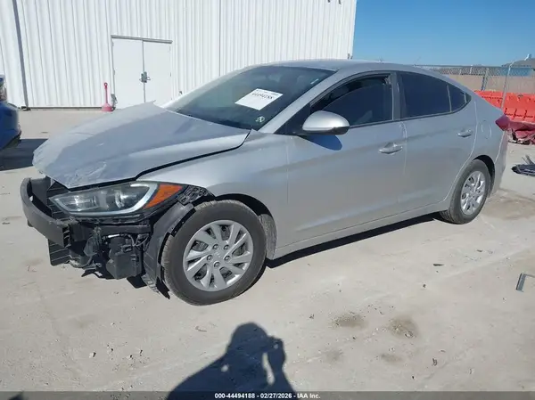 5NPD74LF3HH127568 2017 HYUNDAI ELANTRA - Image 2