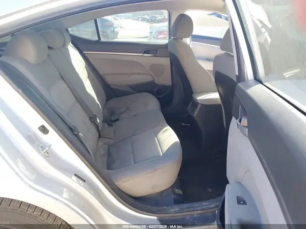 5NPD74LF3HH127568 2017 HYUNDAI ELANTRA - Image 8