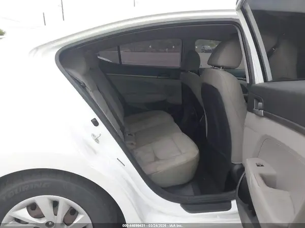 5NPD74LF3HH128235 2017 HYUNDAI ELANTRA - Image 8