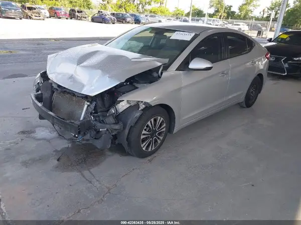 5NPD74LF3HH129417 2017 HYUNDAI ELANTRA - Image 2