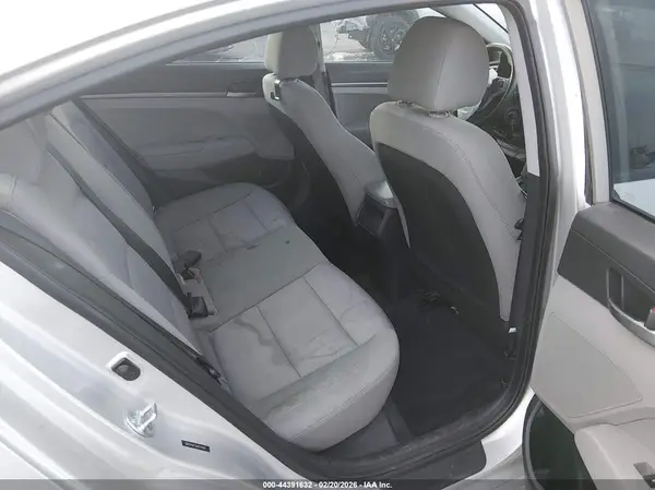 5NPD74LF3HH131099 2017 HYUNDAI ELANTRA - Image 8