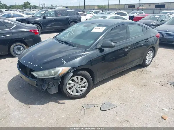 5NPD74LF3HH134584 2017 HYUNDAI ELANTRA - Image 2