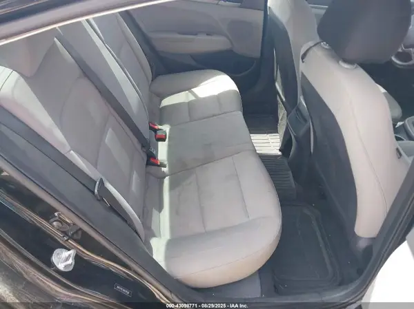 5NPD74LF3HH134584 2017 HYUNDAI ELANTRA - Image 8