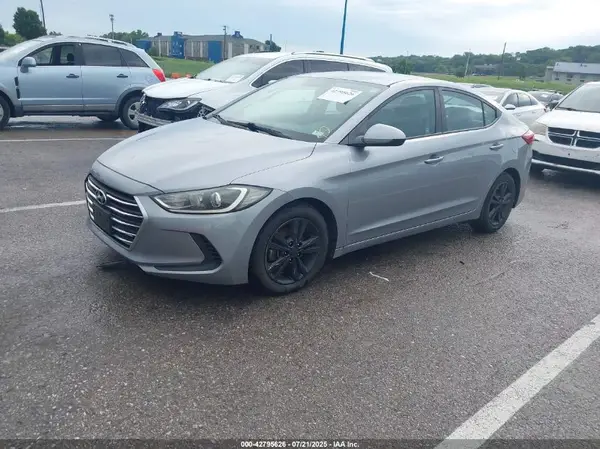 5NPD74LF3HH137176 2017 HYUNDAI ELANTRA - Image 2