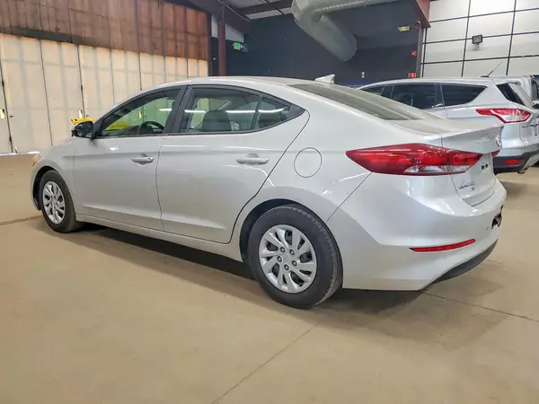 5NPD74LF3HH160201 2017 HYUNDAI ELANTRA - Image 2