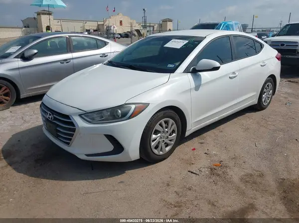 5NPD74LF3HH160375 2017 HYUNDAI ELANTRA - Image 2
