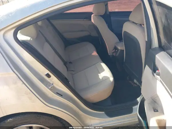 5NPD74LF3HH164295 2017 HYUNDAI ELANTRA - Image 8