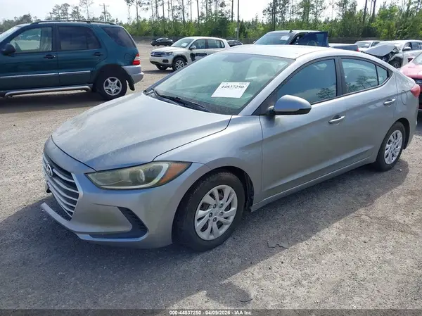 5NPD74LF3HH176074 2017 HYUNDAI ELANTRA - Image 2