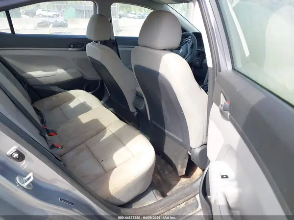 5NPD74LF3HH176074 2017 HYUNDAI ELANTRA - Image 8