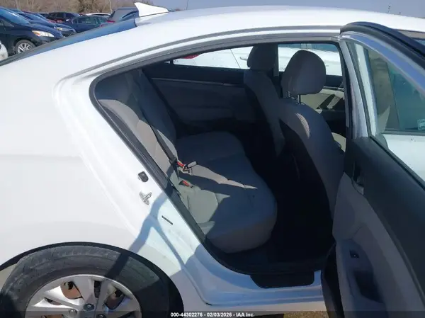 5NPD74LF3HH177922 2017 HYUNDAI ELANTRA - Image 8