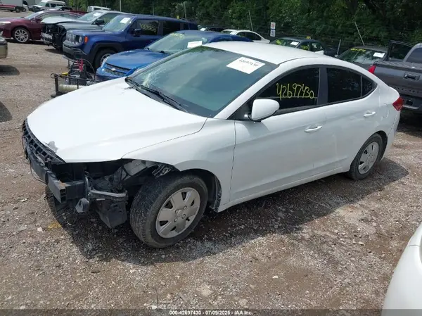 5NPD74LF3HH179704 2017 HYUNDAI ELANTRA - Image 2