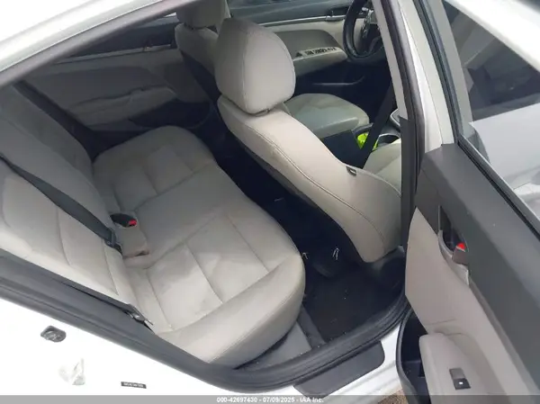 5NPD74LF3HH179704 2017 HYUNDAI ELANTRA - Image 8