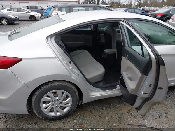 5NPD74LF3HH184644 2017 HYUNDAI ELANTRA - Image 8